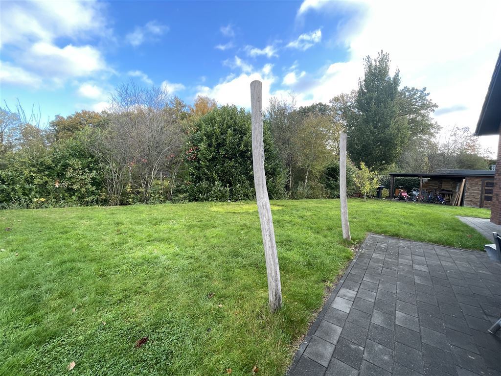 Blick in den Garten und die Umgebung