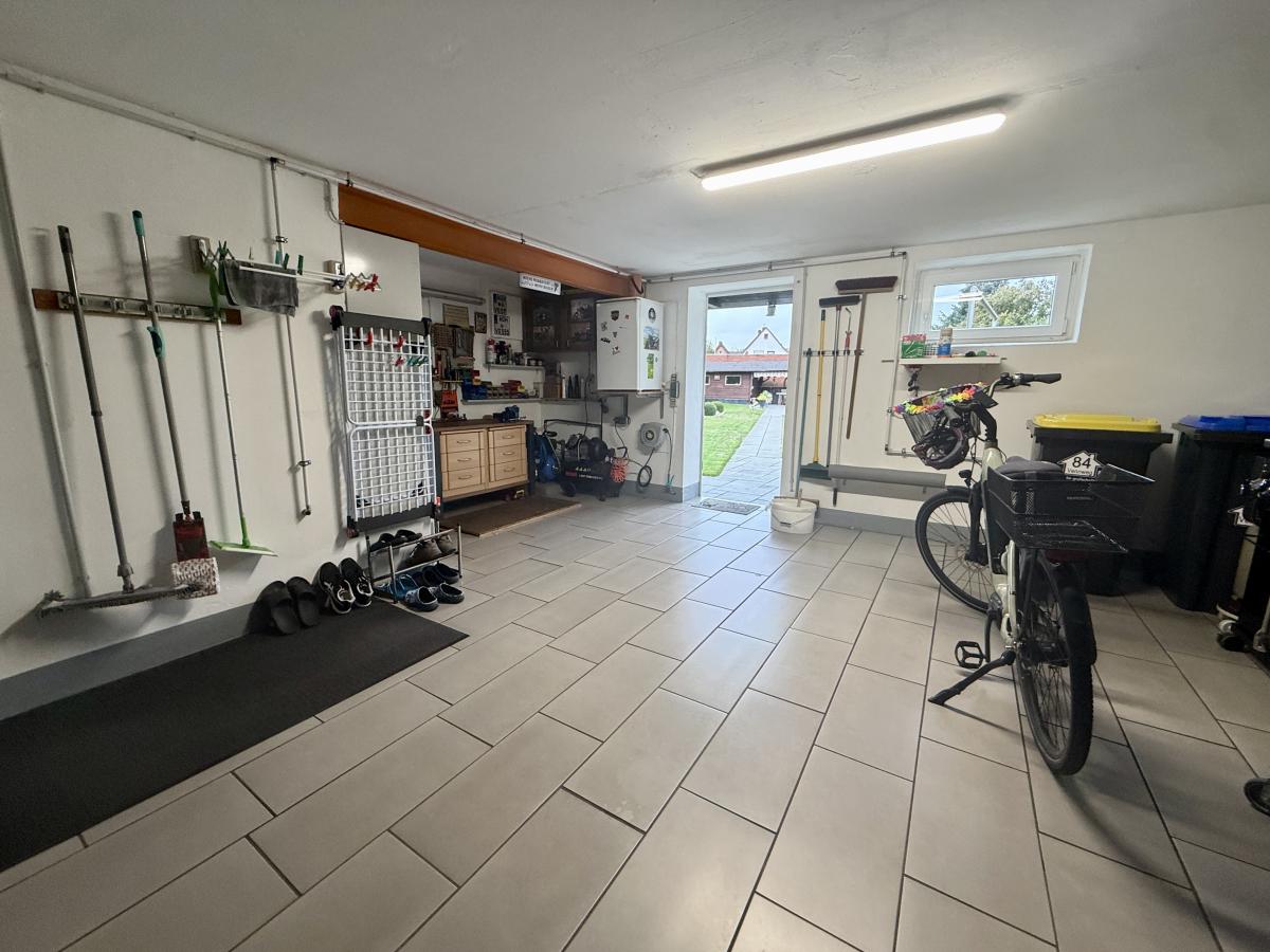 Garage mit Handwerkerbereich, Gartenpumpe, Außenbewässerung
