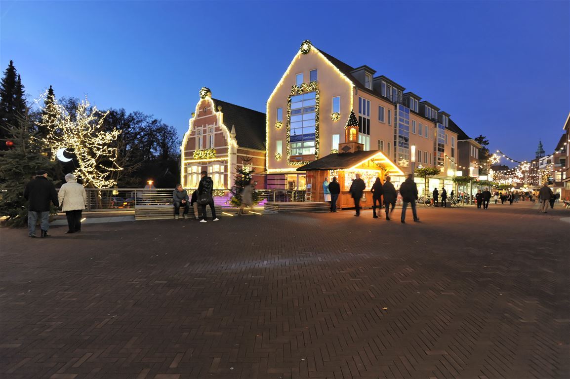 Nordhorn Hauptstraße mit Weihnachtsbeleuchtung