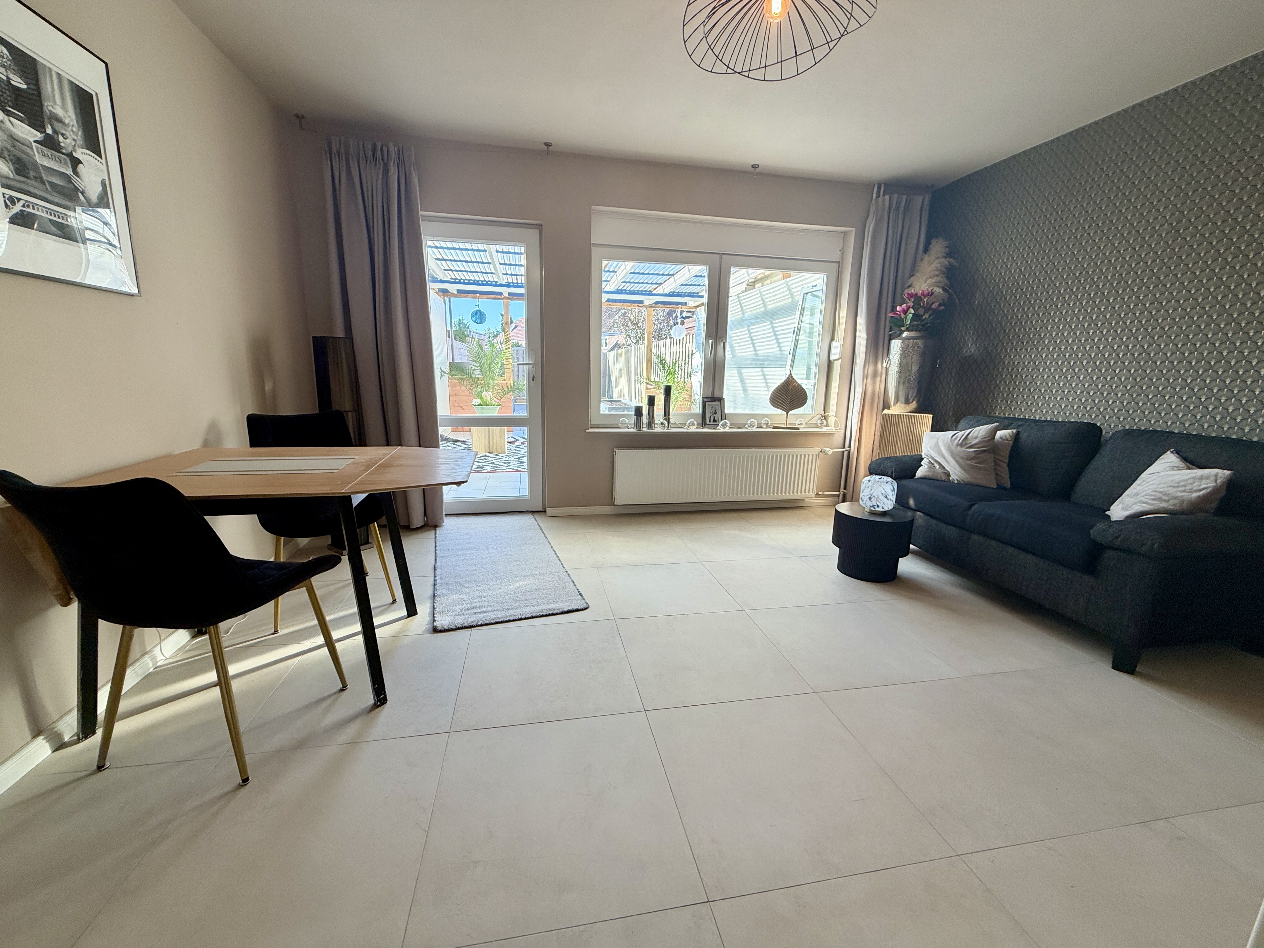 Wohnbereich EG mit Zugang zur Terrasse