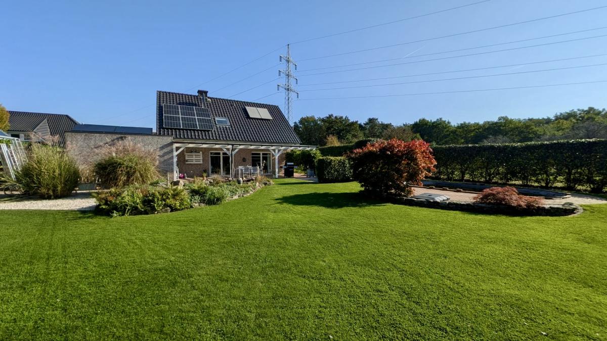 Großes eingewachsenes Gartengrundstück
