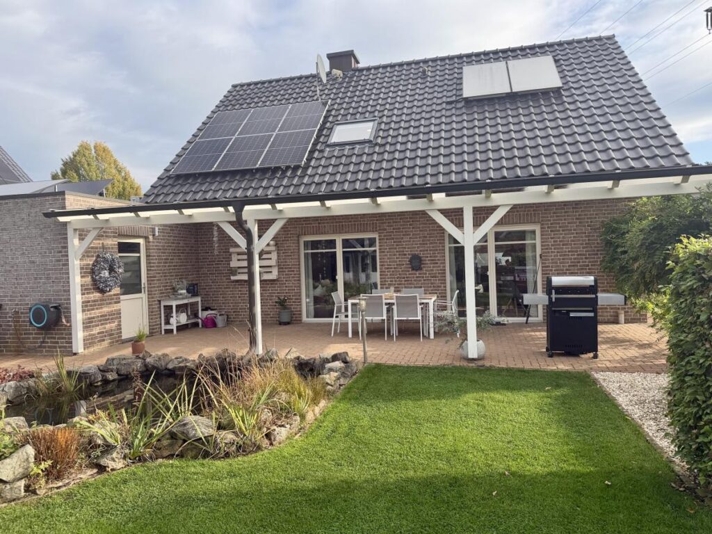 Nordhorn - Nordhorn-Stadtflur: Neuwertiges Wohnhaus mit Garage