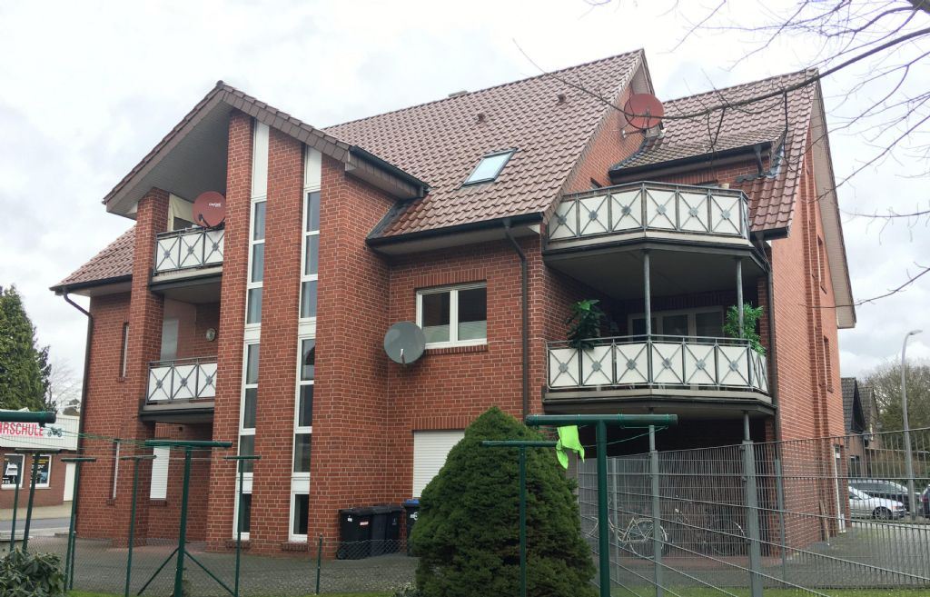 Lingen - Schicke 3-Zimmer Dachgeschoss Wohnung, 
mit Einbauküche, im Zentrum von Lingen